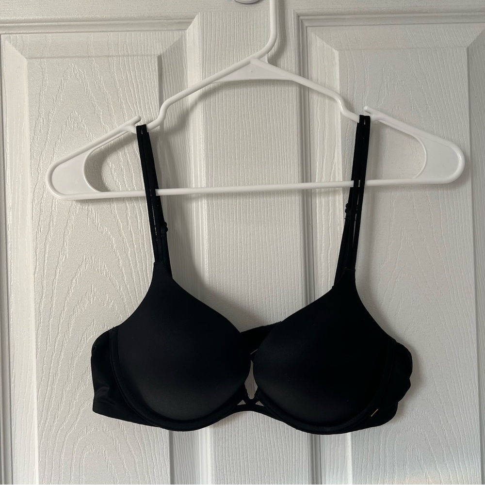Victoria’s Secret very sexy black bra size 34B